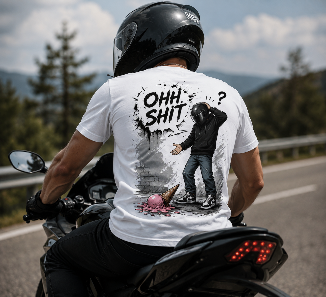 OHH SHIT v2 – Motoros mintás fehér póló